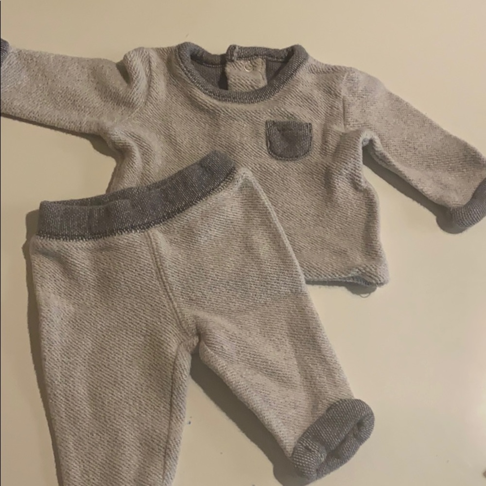 Carters baby NB outfit